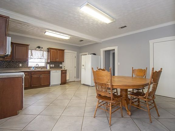 4th image of 1804 E 13th St