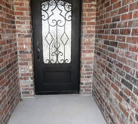 2nd image of 1104 Remington Ct