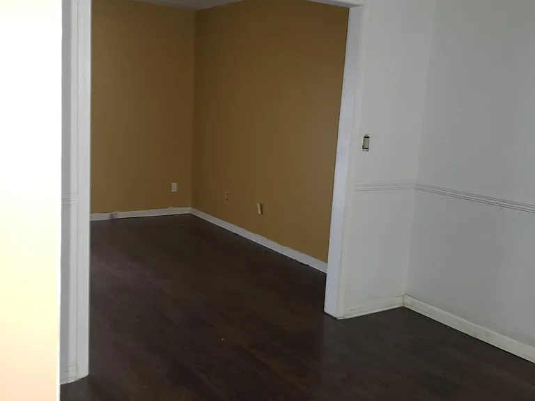 6024 Regent Mnr — Photo 9