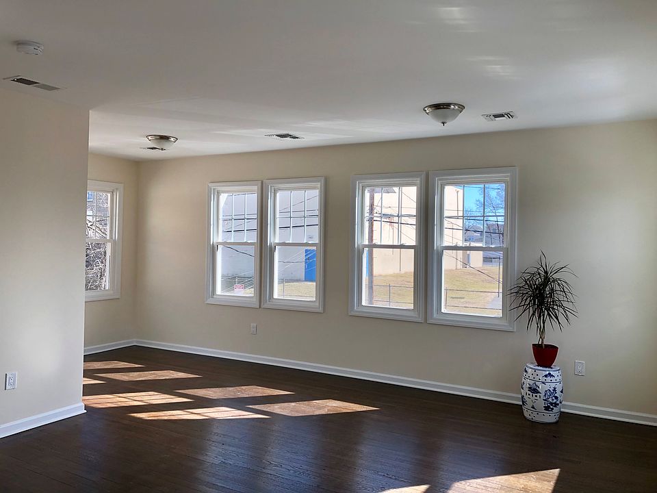 1st image of 119 Livingston Ave #2