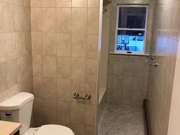 3rd image of 7122 Hylan Blvd #2