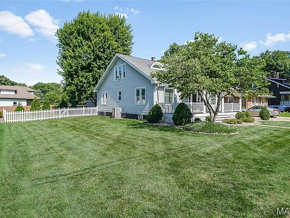 4th image of 135 Helen Pl