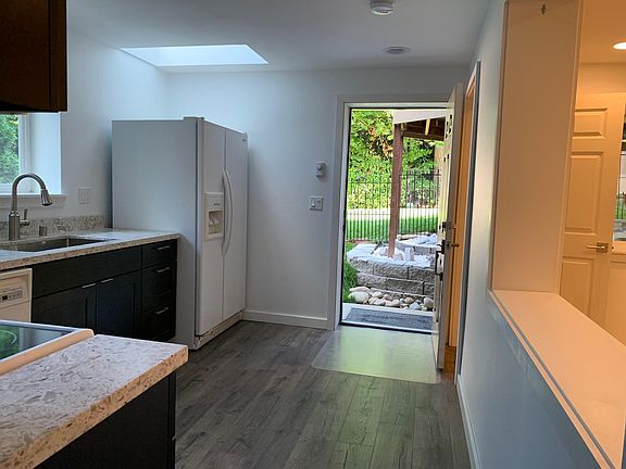5th image of 17619-1 NE 110th Way