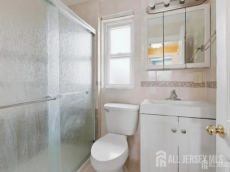 25 Langley Pl — Photo 17
