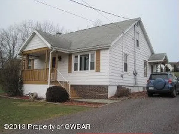 367 W County Rd, Sugarloaf, PA 18249