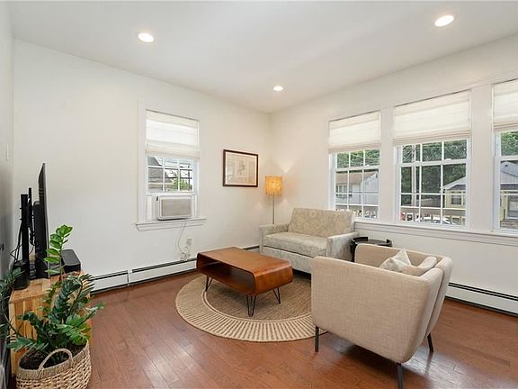 5th image of 23 Lark Ave