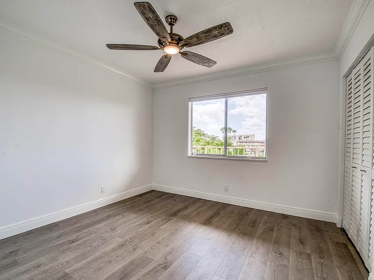 6795 Huntington Ln #406 — Photo 9