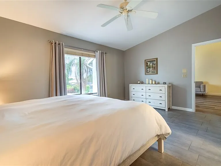 600 Carriage House Ln #201 — Photo 11