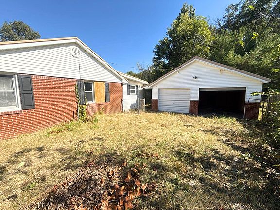 2nd image of 82 Ingleside Rd