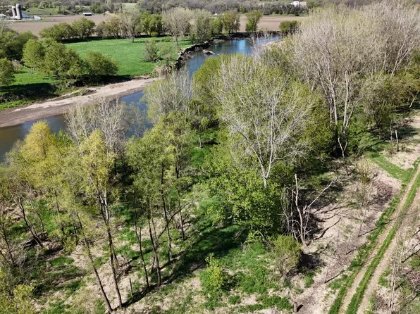 West, Kellogg, MN 55945