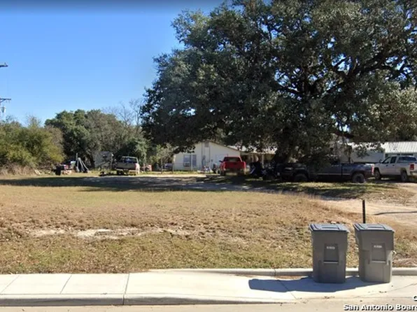 418 N US Highway 83, Leakey, TX 78873