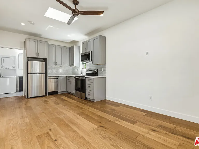 2912 Frances Ave — Photo 12
