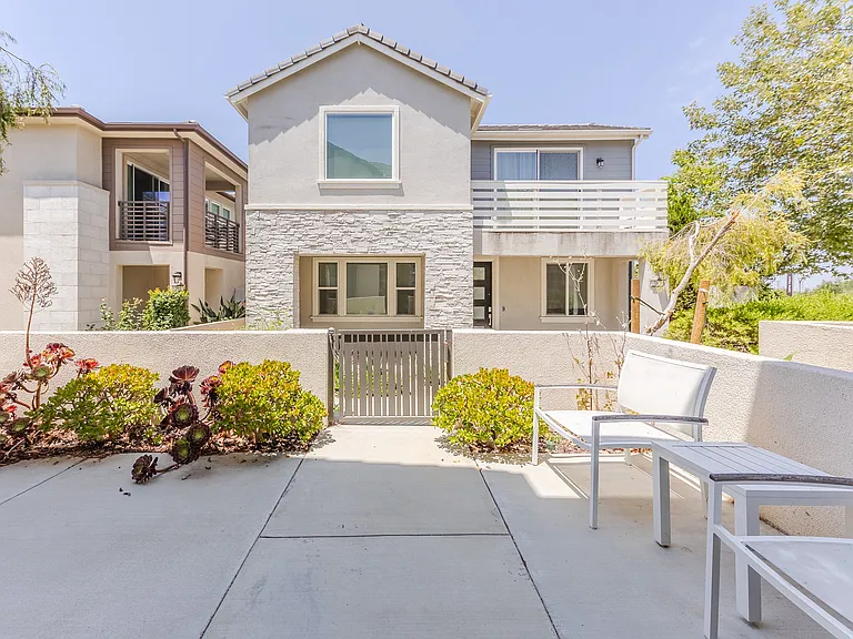 387 Sawbuck — Photo 24
