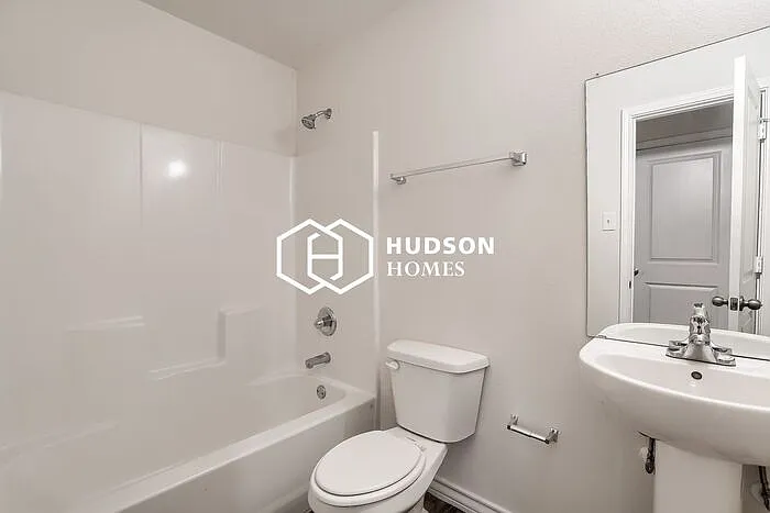 2404 E Cornell St — Photo 10