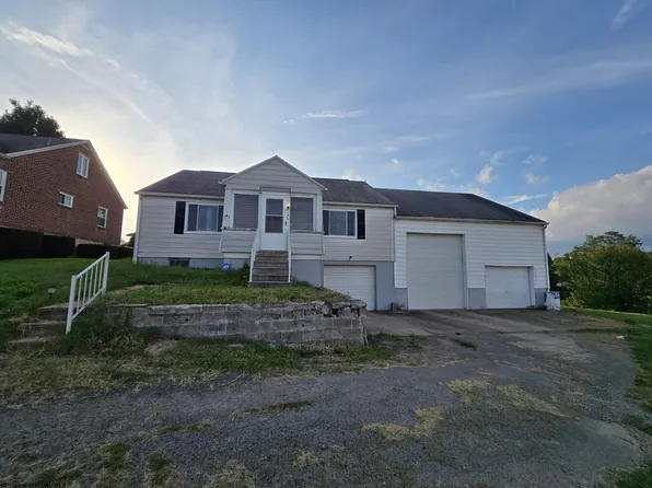 22 Gibson Ave, Masontown, WV 26542