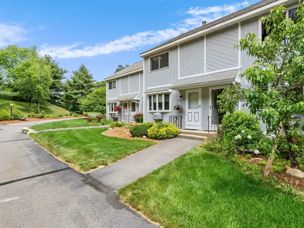 1320 Goffstown Road, Manchester, NH 03102
