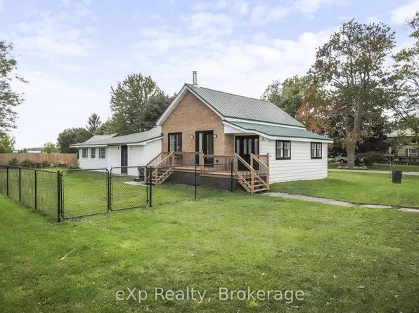125 Portland St, South Huron, ON N0M 1K0
