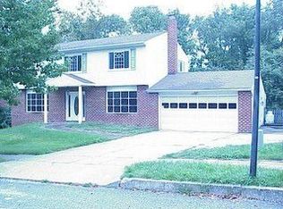 822 Anthony Dr, Mechanicsburg, PA
