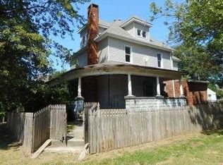 305 W Pine St, Canton, IL 61520