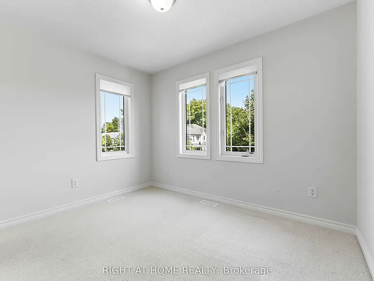 432 Meadowbreeze Dr — Photo 10