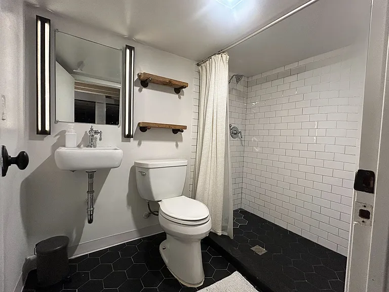 66 Irving St — Photo 18