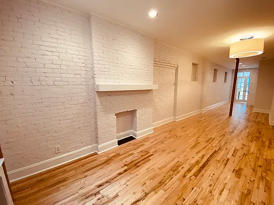 Rented by Metropolis Real Estate of Manhattan | media 22