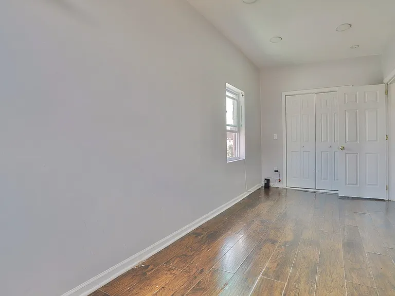 730 Bergen Ave #4 — Photo 10
