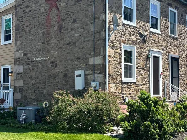 103 S Sycamore St, Newtown, PA 18940