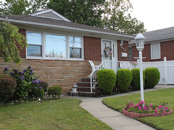 Prime Location, 3 BR, 2 Bath