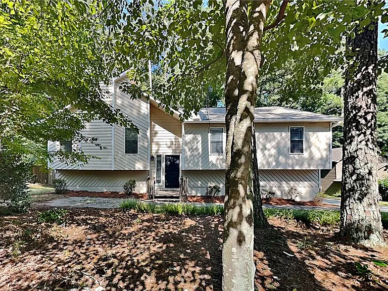 4523 Hickory Grove Dr NW — Photo 1