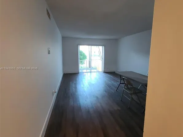 18111 NW 68th Ave APT G106, Hialeah, FL 33015