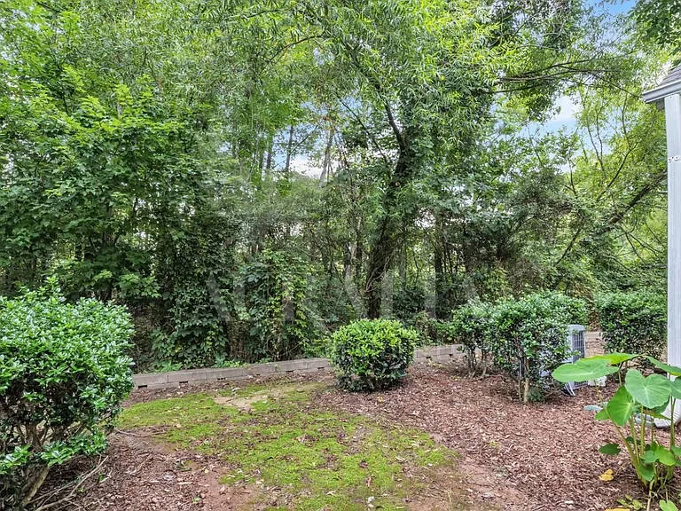 255 Hampshire Downs Dr — Photo 23