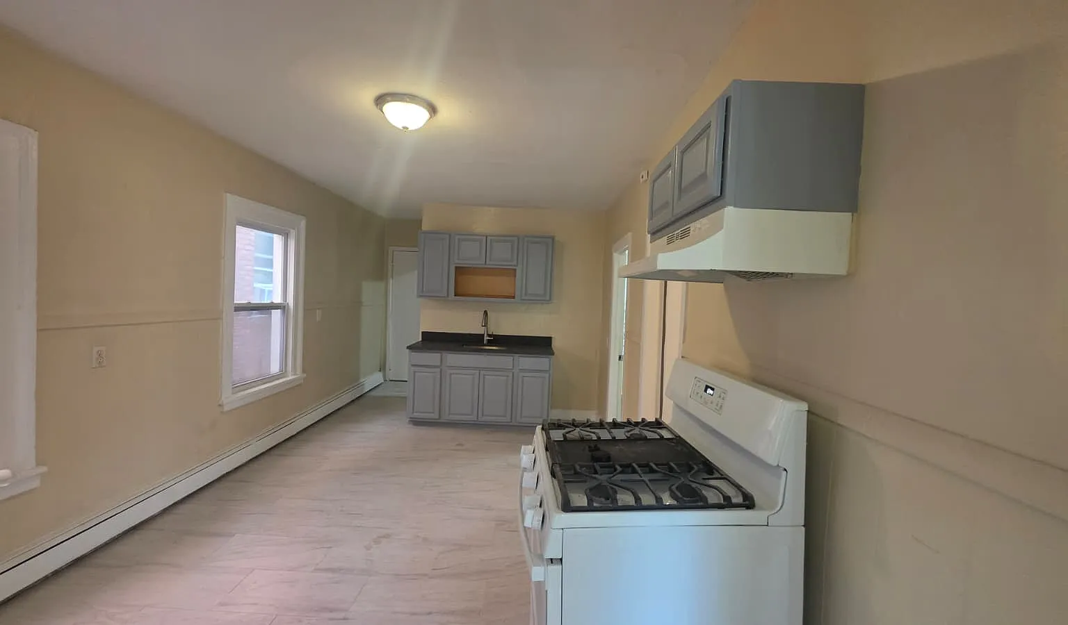 3 bed, 1440 sqft, $1,895 — Photo 1