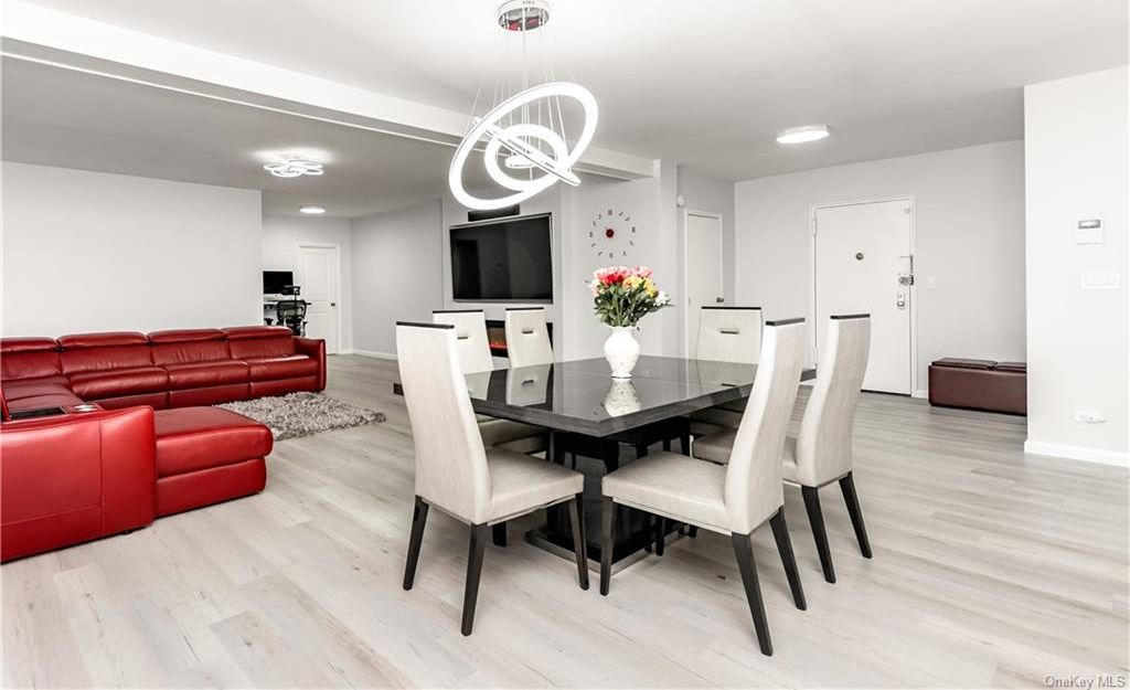 3 Bed 3 Bath Property, New York • 1,850 Sq Ft