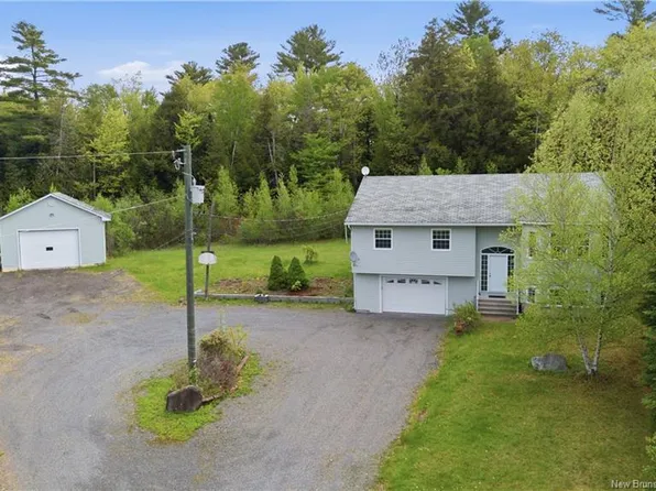 152 Claudie Rd, Fredericton, NB E3G 7T7