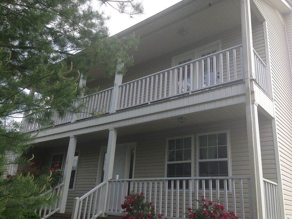 1st image of 117 Green Vale Dr