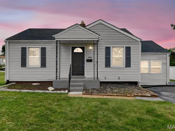 3166 O Hare Dr, Saint Ann, MO 63074