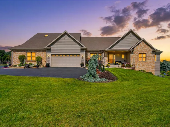 2266 Powder Hill ROAD, Hartford, WI 53027