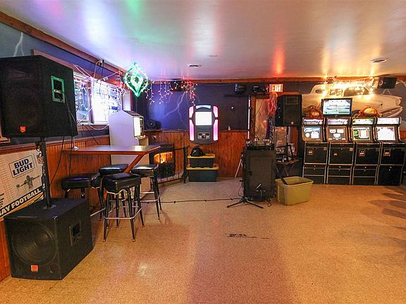 4th image of 1348 Wisconsin Ave