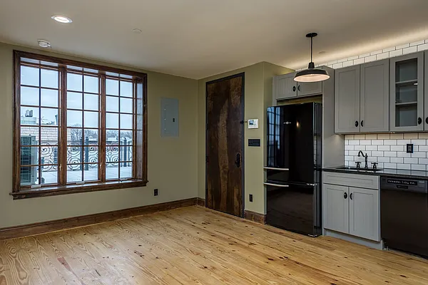 Rented by Nooklyn NYC LLC | media 11