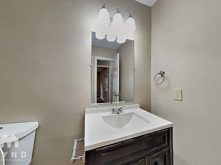 4521 Aviemore Cres — Photo 15