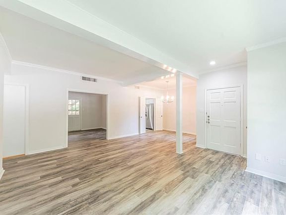 5th image of 4347 Bellaire Dr S APT 133S