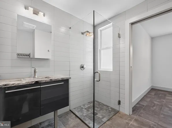 2116 S Beechwood St, Philadelphia, PA 19145