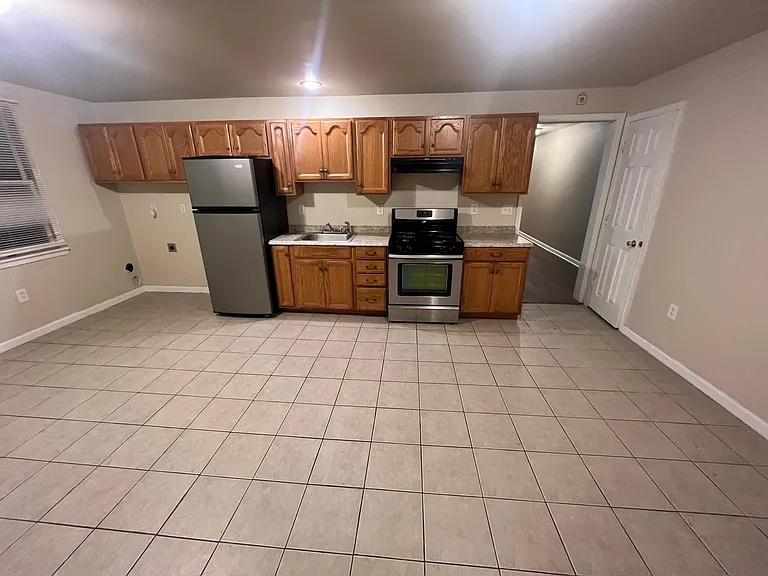 1130 Luzerne St #3 — Photo 2