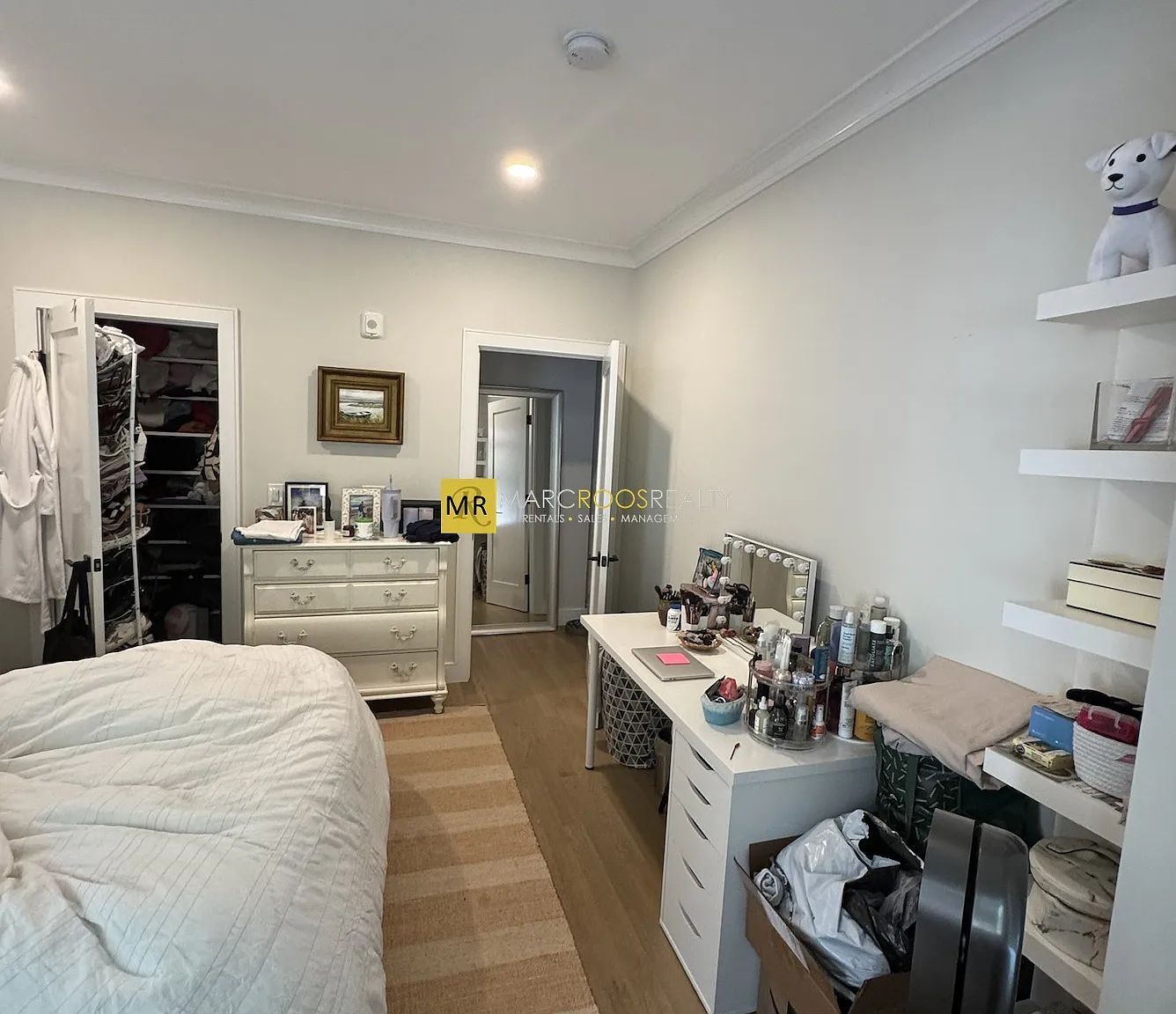 2 bed, 695 sqft, $3,800 — Photo 3