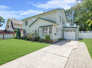 368 Mildred St, Oceanside, NY