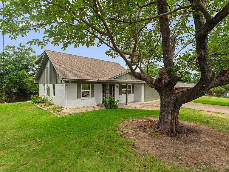 506 Rogers Way — Photo 3
