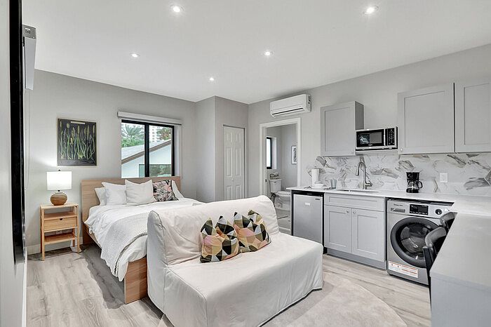 1st image of 2922 Banyan St #1C