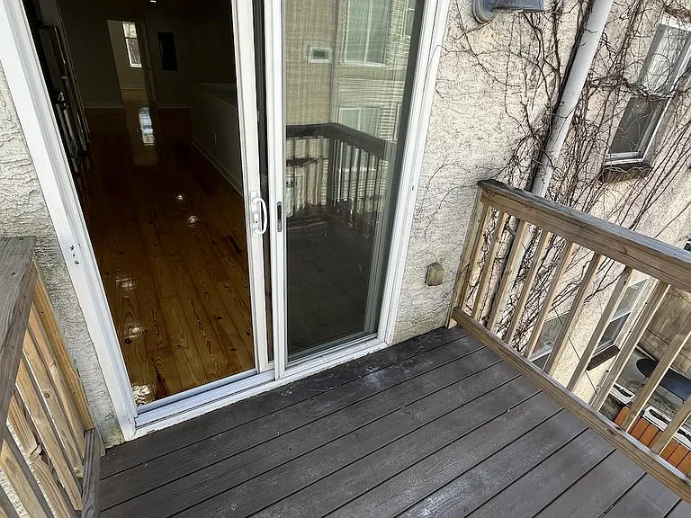 2127 Christian St #3 — Photo 6