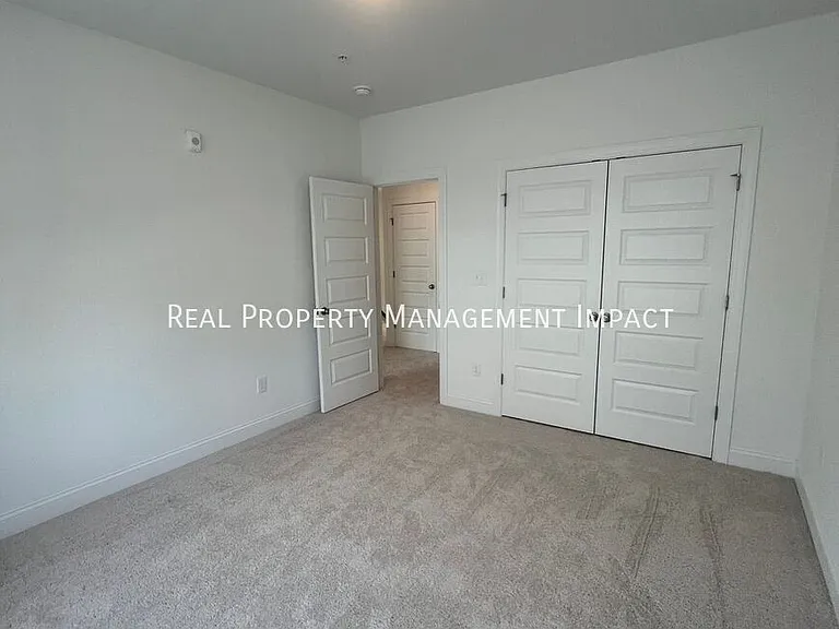 616 Market Grove Dr #100 — Photo 29